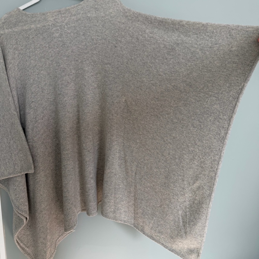 Seaton 100% Cashmere Luxury Heather Gray V-Neck Poncho Sweater - Picture 9 of 15